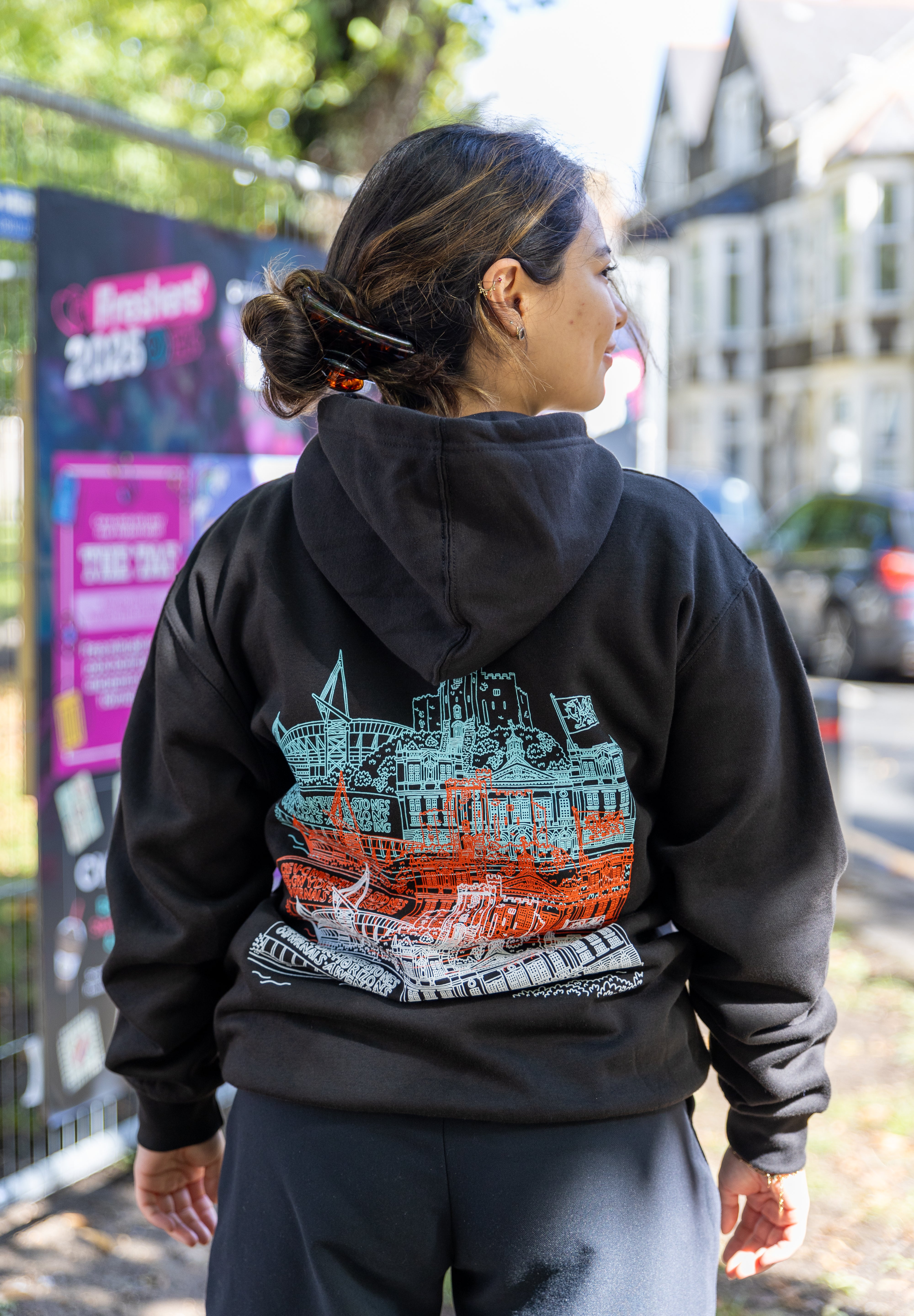 Illustration Hood - Black