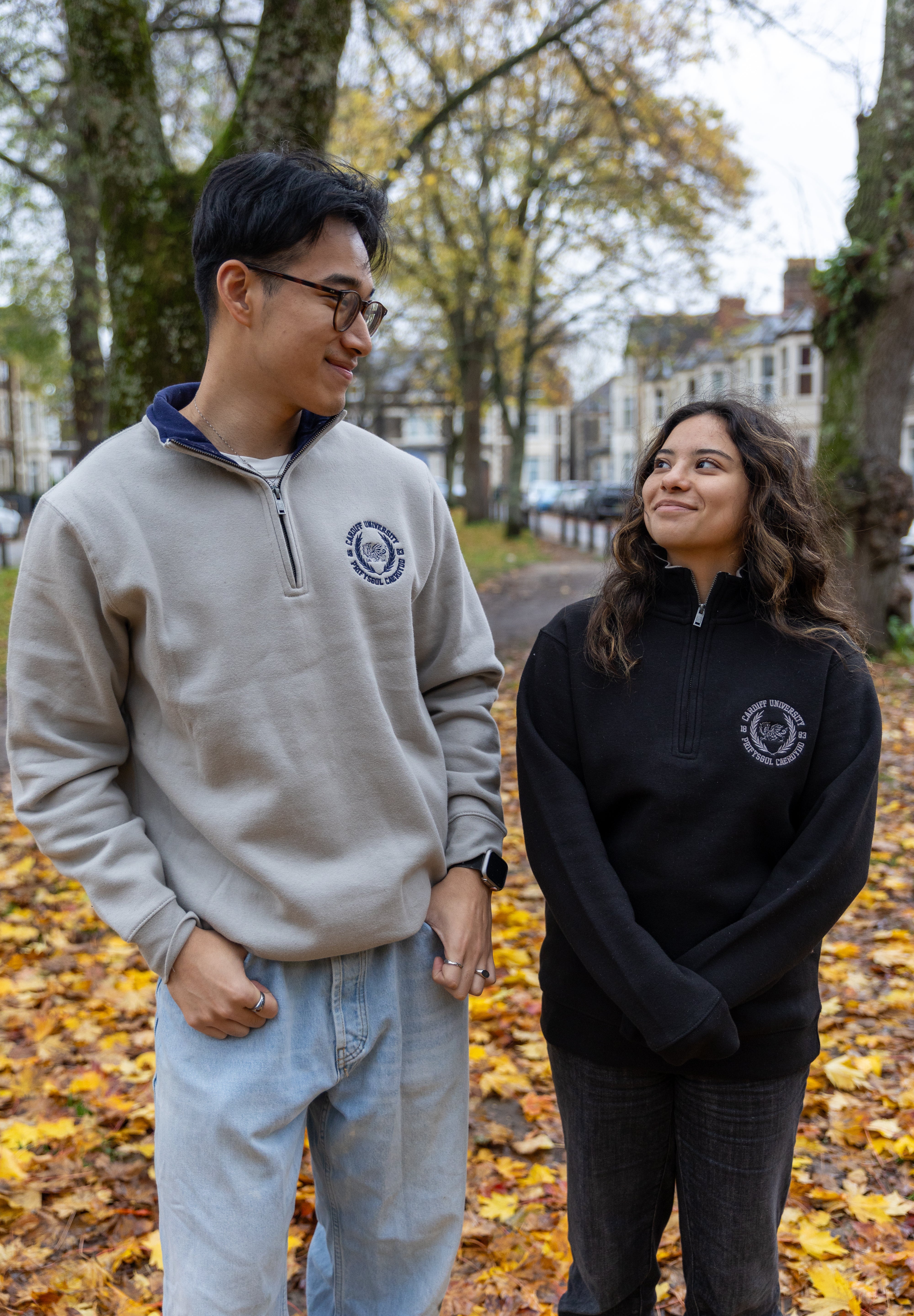 Bilingual 1/4 Zip  Crew ( New )