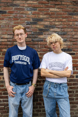 t-shirt white - black outline